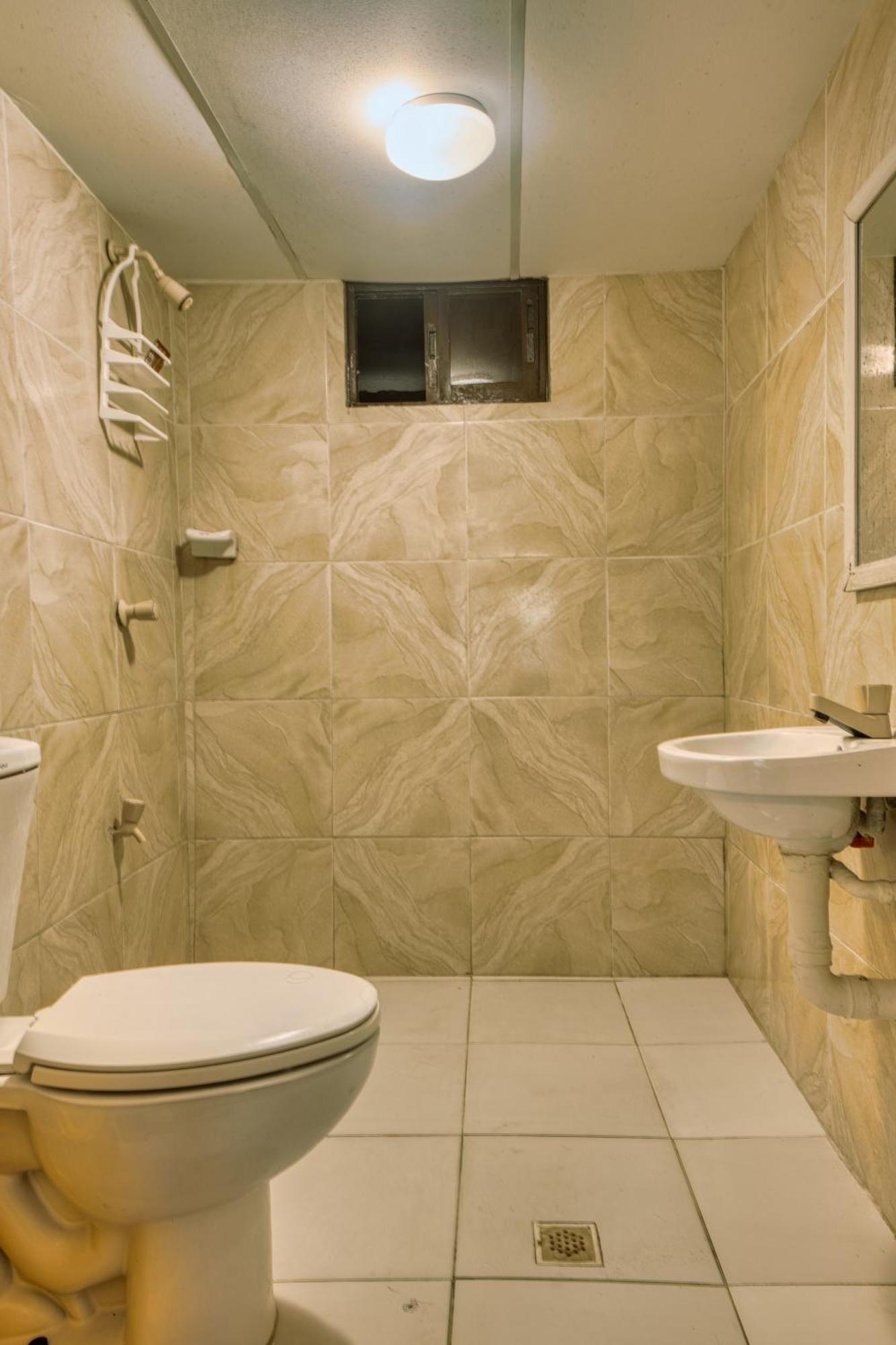 Pilar Pilapil Beach Resort Daanbantayan Room photo